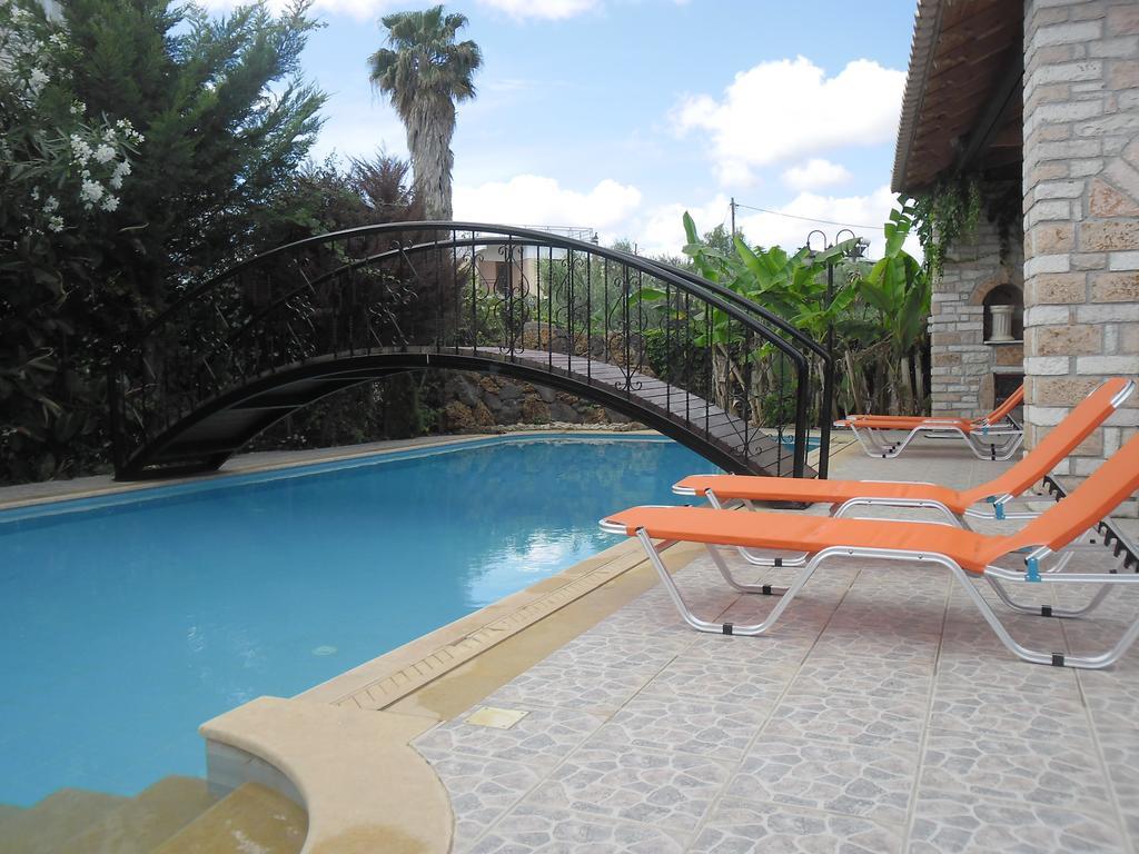 Villa Maria Chrani Extérieur photo