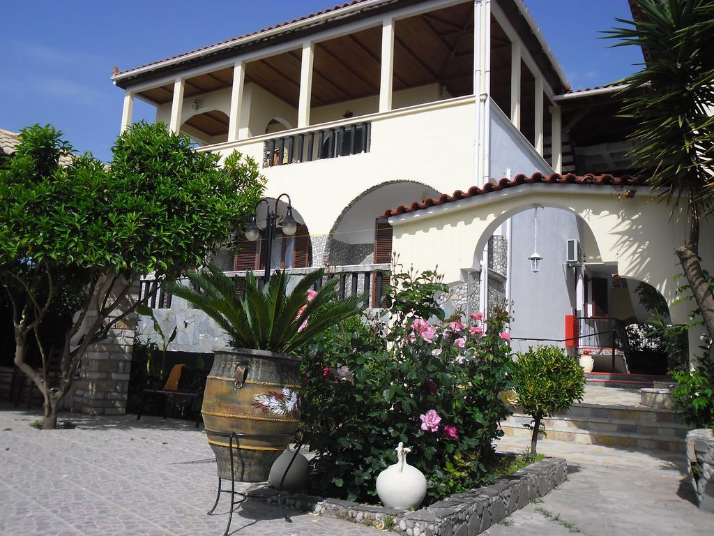 Villa Maria Chrani Extérieur photo